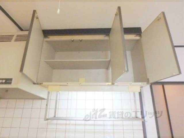キッチン　収納上部