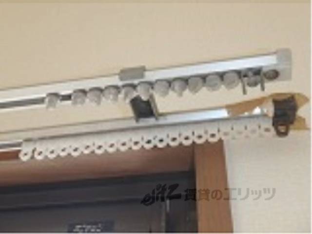 カーテンレール