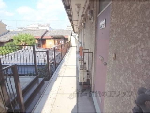 玄関　共用部