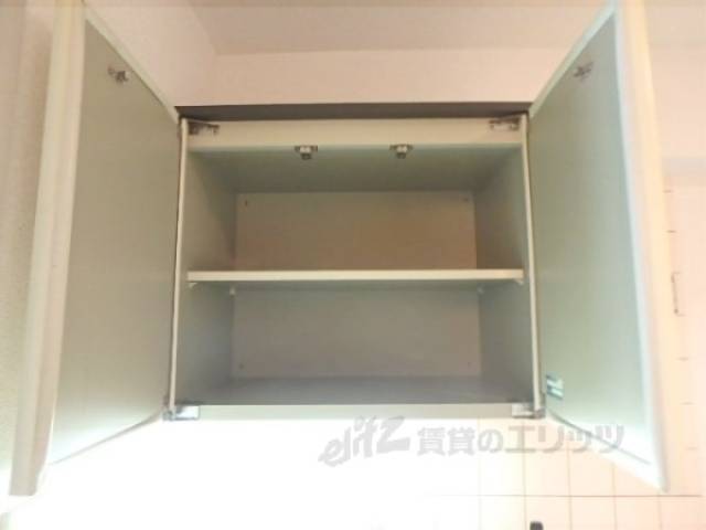 キッチン　上部収納