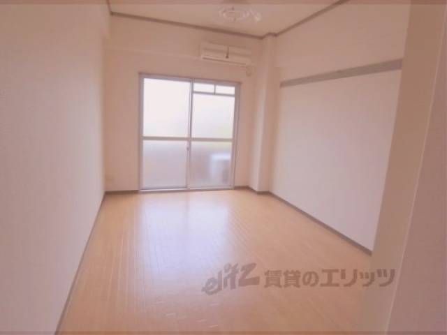 居室　明るいお部屋です