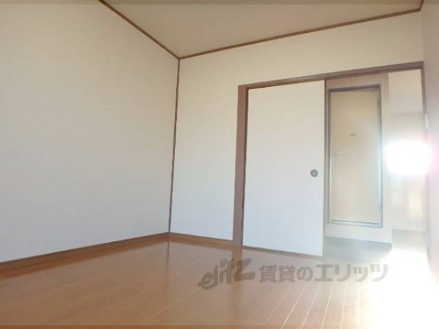 洋室　2口コンロ設置可能でお料理もしやすい!