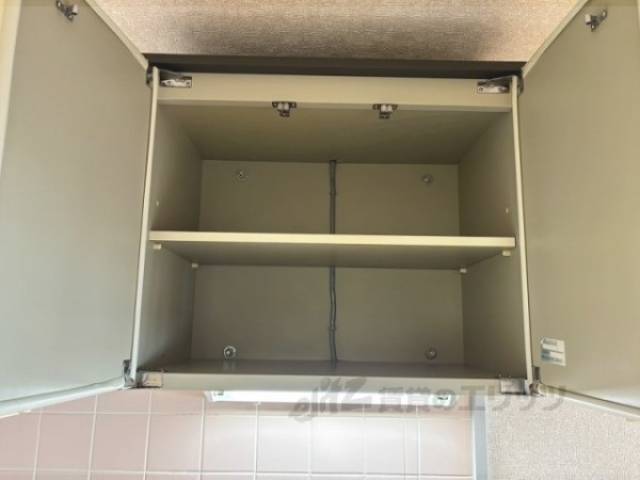 キッチン　上部収納