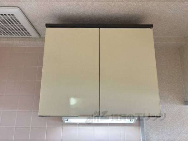 キッチン　上部収納