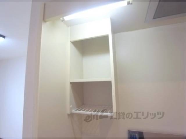 キッチン　上部棚