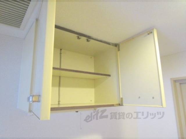 キッチン　収納上部