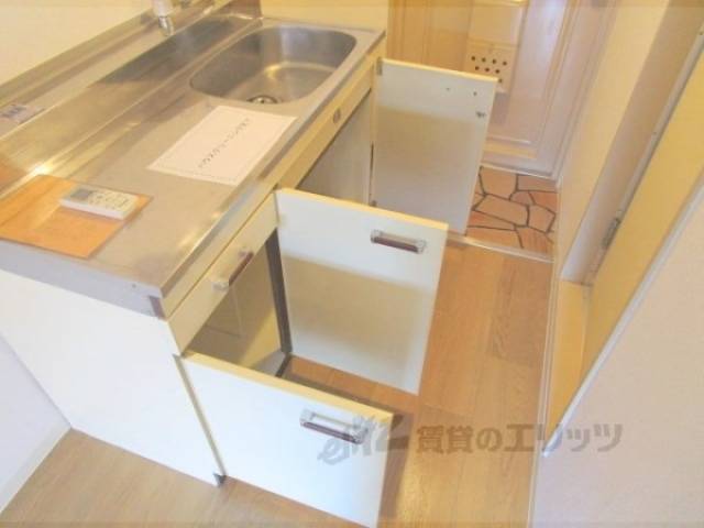 キッチン　収納下部