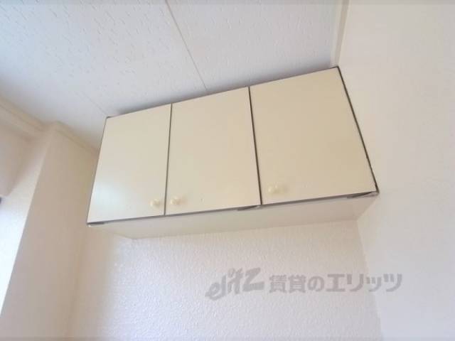 キッチン　上部棚