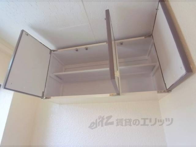 キッチン　上部棚