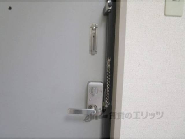 玄関　チェーンロック