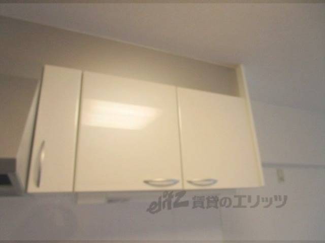 キッチン　上部収納