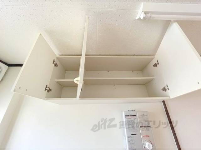 キッチン　上部収納