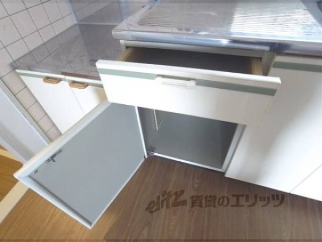 キッチン　下部収納