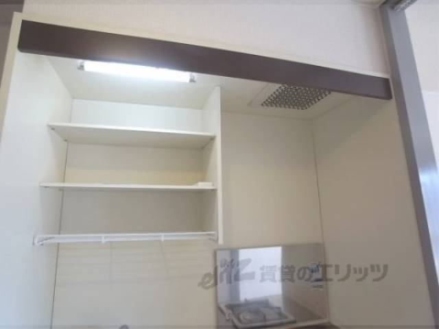 キッチン　食器がしまえます