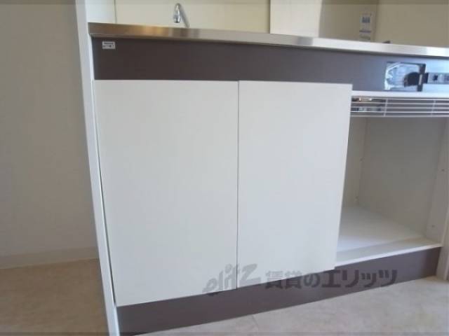 収納　下部にも収納あります