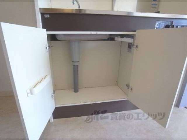 収納　お鍋がしまえます