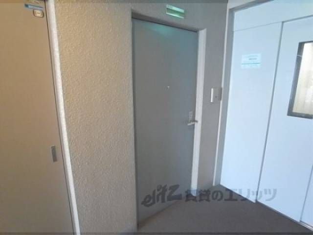 玄関　綺麗な共用部分