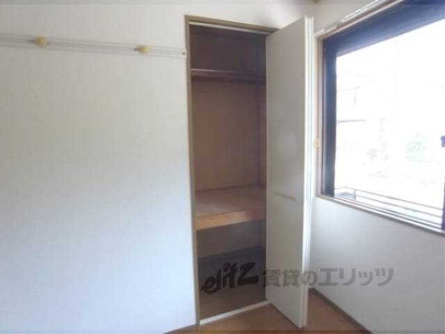 収納　洋室にも収納ありますよ