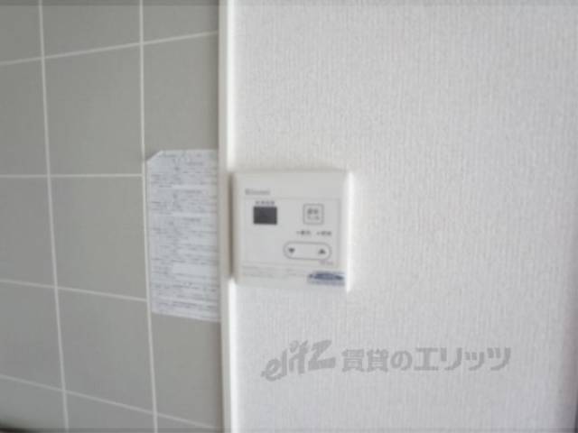 設備　給湯パネルで温度調節ばっちり