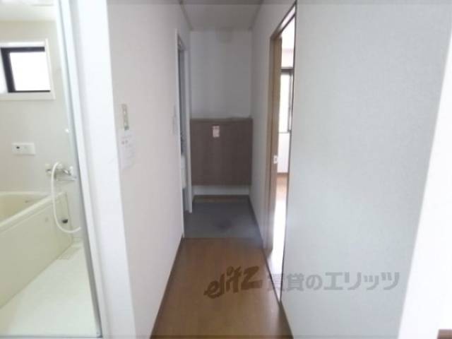 廊下　室内からみた玄関です