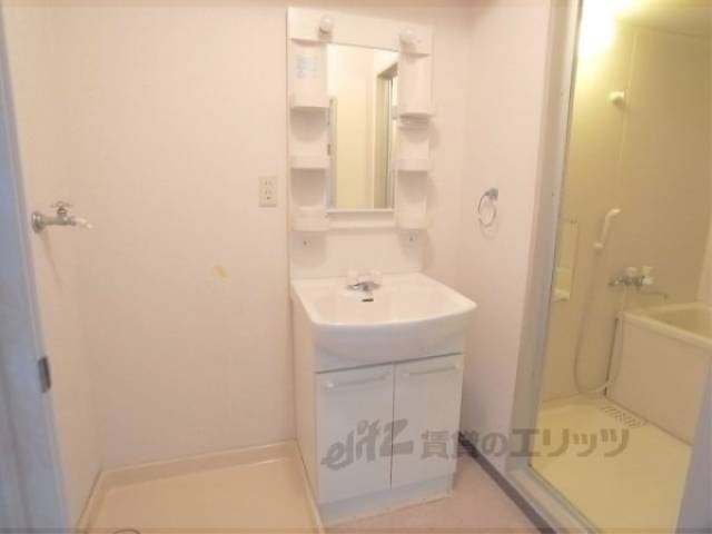 洗面所　独立洗面台あります