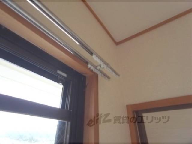 カーテンレール　二重です