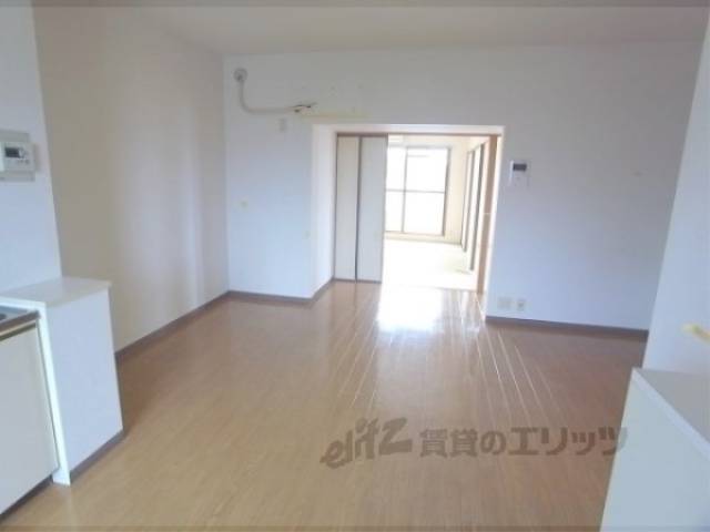 リビング　広々しています