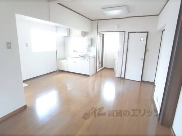 リビング　10帖もあるので広々使えます