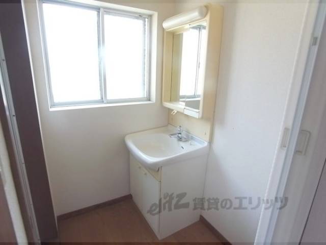 洗面所　独立洗面台ありますよ