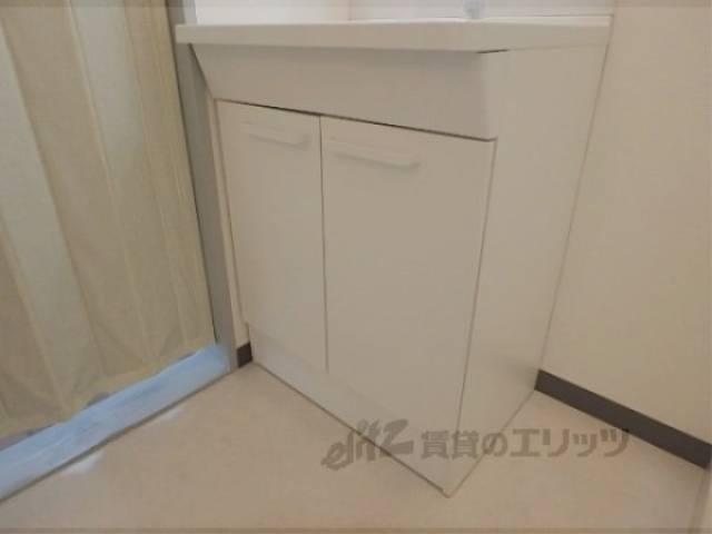 洗面所　下部収納