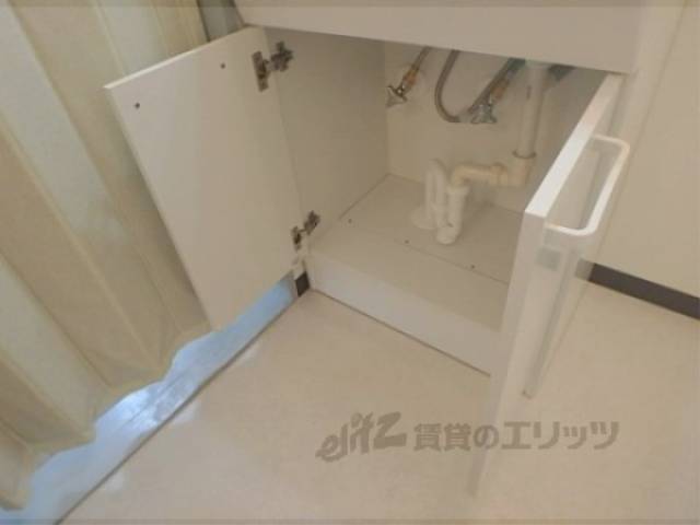 洗面所　下部収納