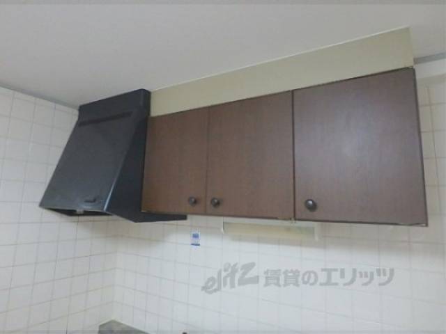 キッチン　上部収納