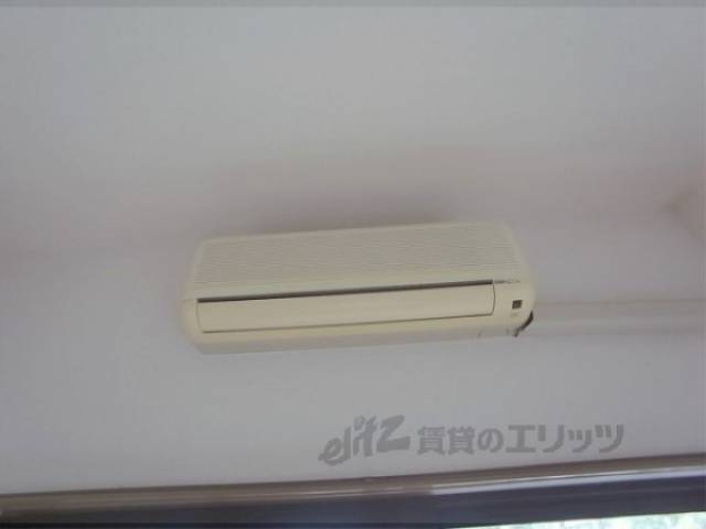 エアコン　ダイニングキッチンに一基付いています
