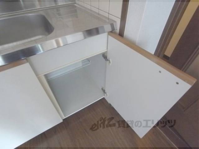 キッチン　たくさん収納があって便利ですね