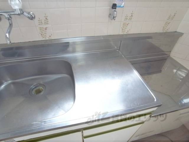 キッチン　調理スペースしっかりあります