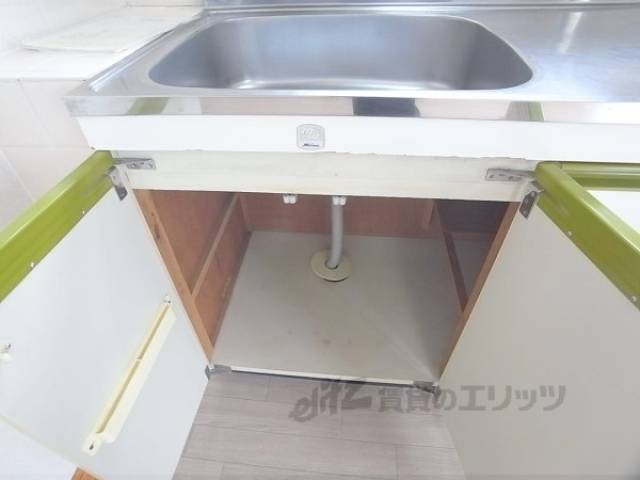 キッチン　調理器具収納できます