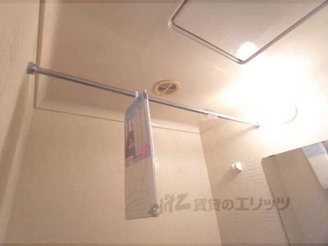 ユニットバス　カーテンで仕切れます