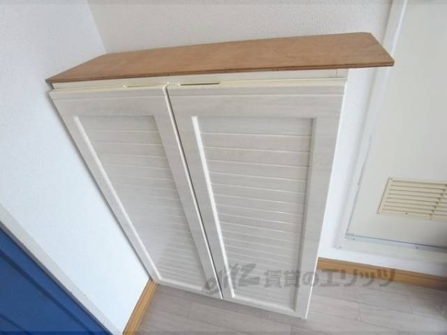 下駄箱　オシャレな下駄箱付いています