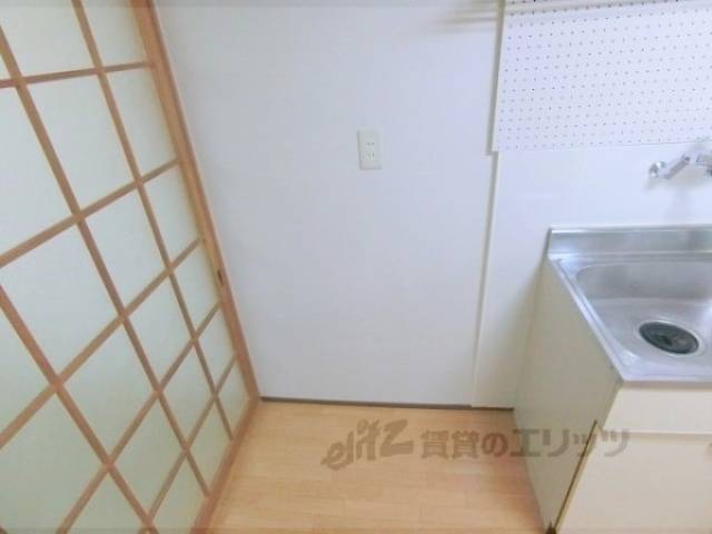 冷蔵庫置場　壁掛け