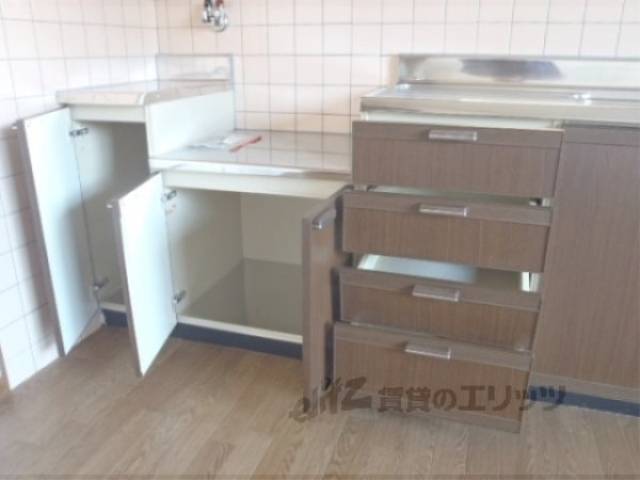 キッチン　下部収納