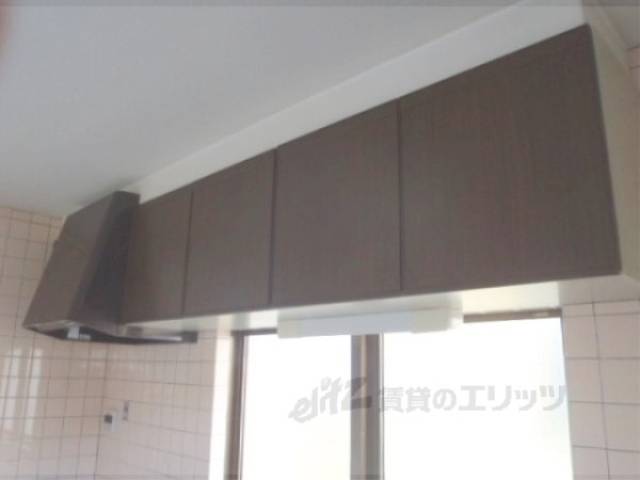 キッチン　上部収納