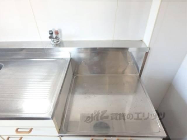 キッチン　コンロ設置位置