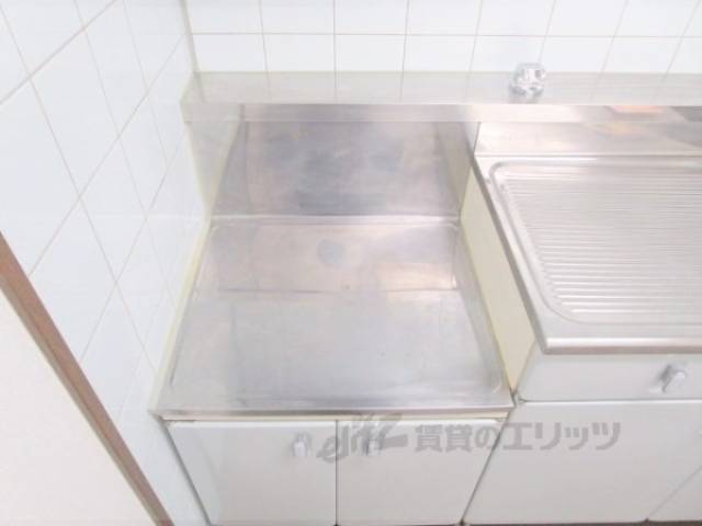 キッチン　コンロ置き場