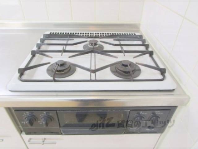 キッチン　ガス3口コンロ