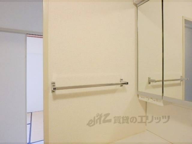 洗面所　タオル掛け