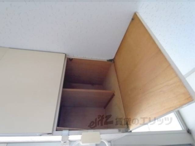 キッチン　上部収納