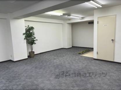 テナント内