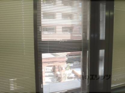 眺望　窓は東向き