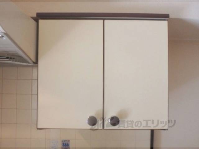 キッチン　上部収納