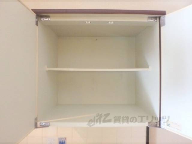 キッチン　上部収納